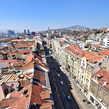 Bright & Spacious In Main Zone Apartment *