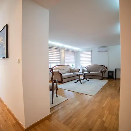 Apartament Bright & Spacious In Main Zone *