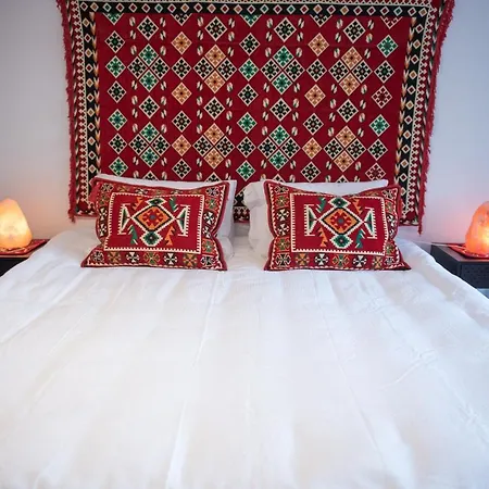 Bright & Spacious In Main Zone סראייבו