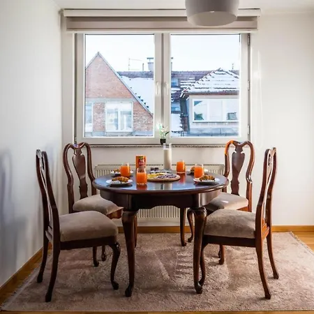 Bright & Spacious In Main Zone *