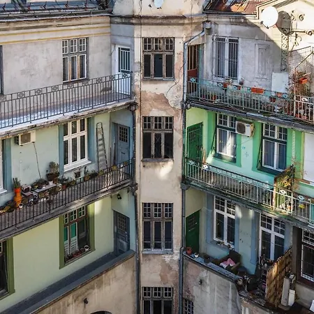 Bright & Spacious In Main Zone סראייבו