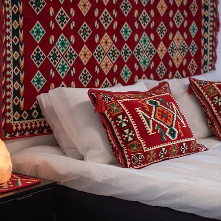 Bright & Spacious In Main Zone *