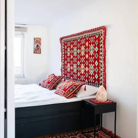 Bright & Spacious In Main Zone *