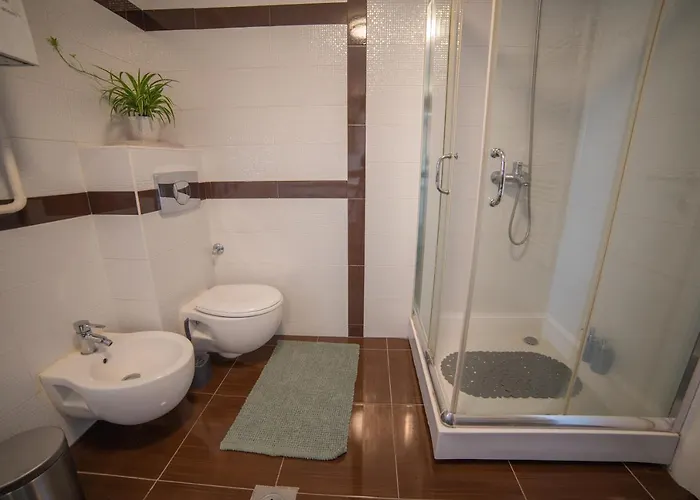 아파트 Bright & Spacious In Main Zone