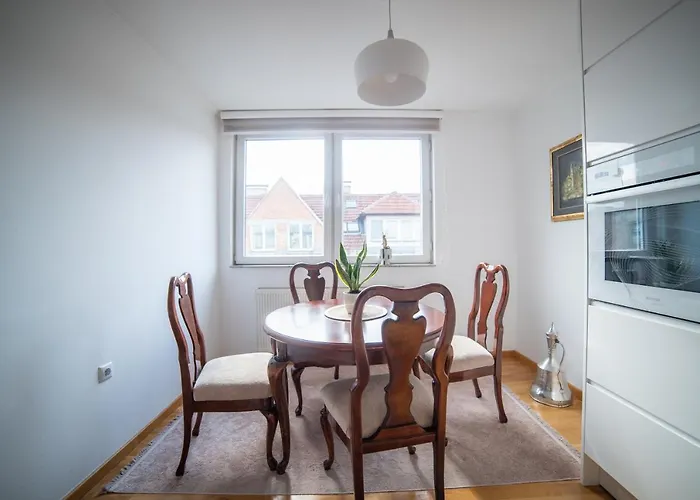 아파트 Bright & Spacious In Main Zone 사라예보