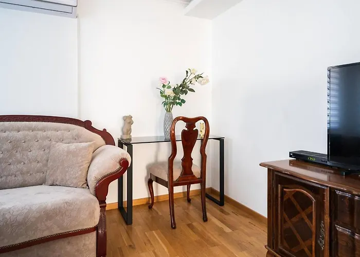 Bright & Spacious In Main Zone * 사라예보