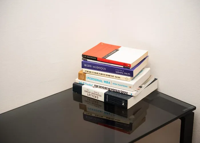 Bright & Spacious In Main Zone 사라예보