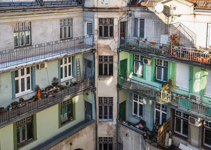 Bright & Spacious In Main Zone 사라예보