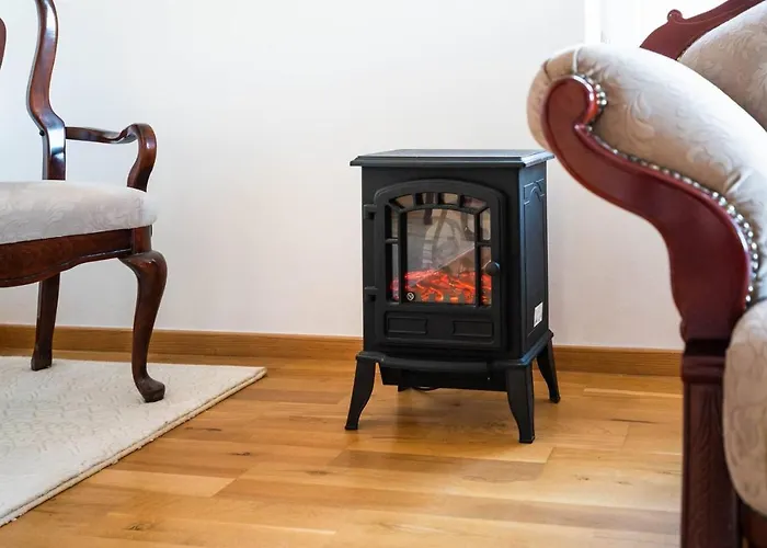 Bright & Spacious In Main Zone 아파트 *