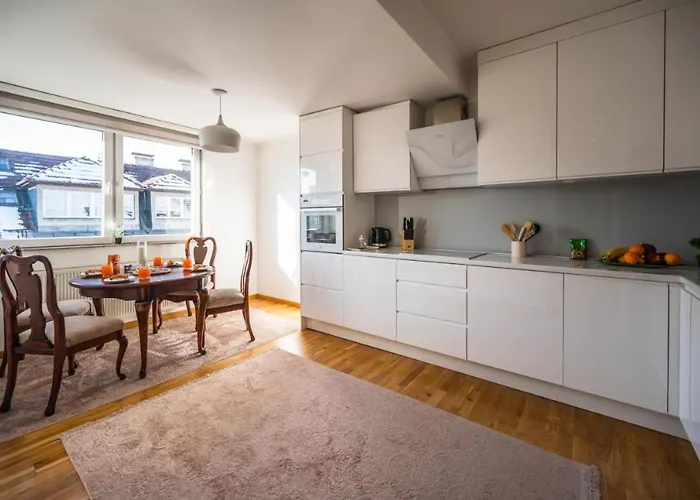 Bright & Spacious In Main Zone